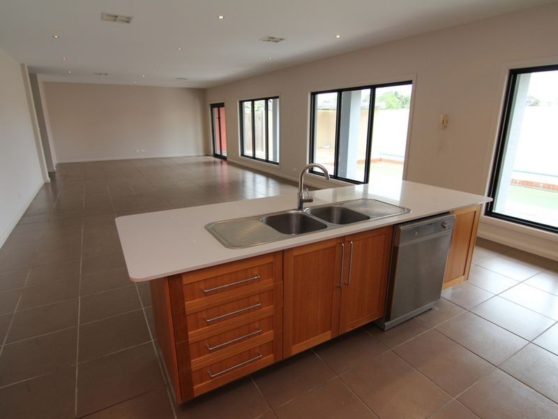 21 Hiney Road, Orange NSW 2800