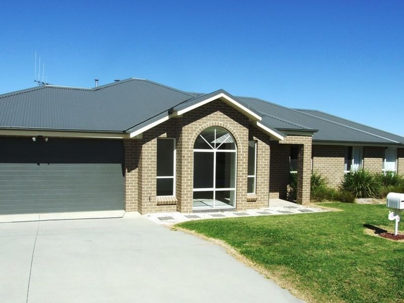 11 Brock Place, Orange NSW 2800