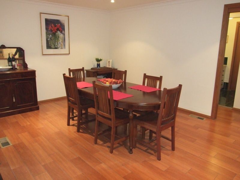 9 Lyrebird Place, Orange NSW 2800