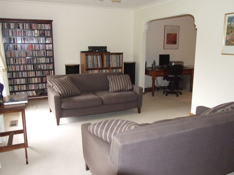 9 Lyrebird Place, Orange NSW 2800