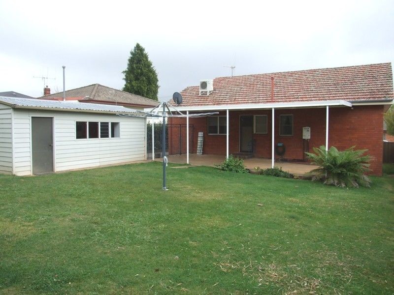 8 Legacy Avenue, Orange NSW 2800