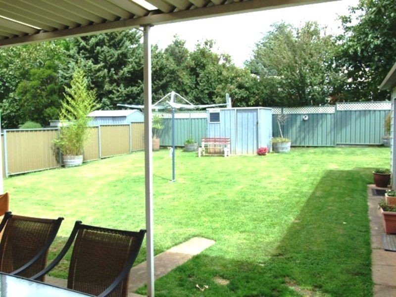 8 Legacy Avenue, Orange NSW 2800
