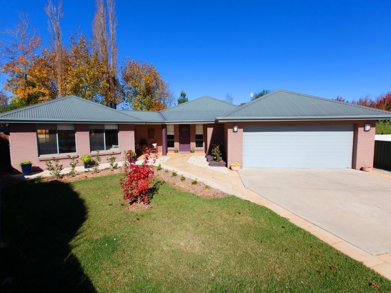 37 Goldfinch Way, Orange NSW 2800