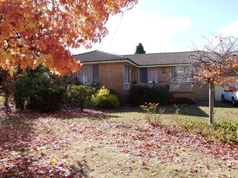 18 Benelong Place, Orange NSW 2800