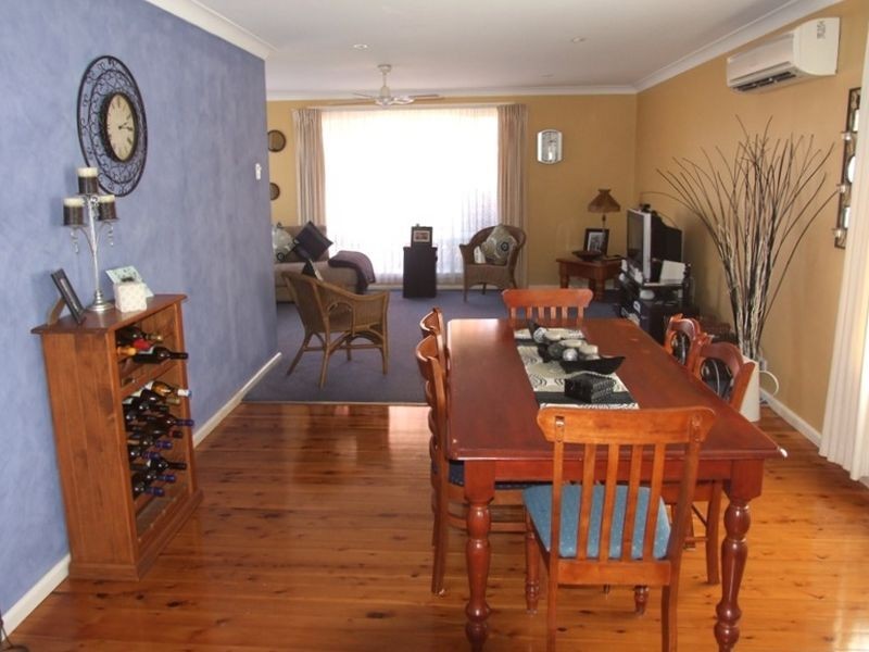 18 Benelong Place, Orange NSW 2800