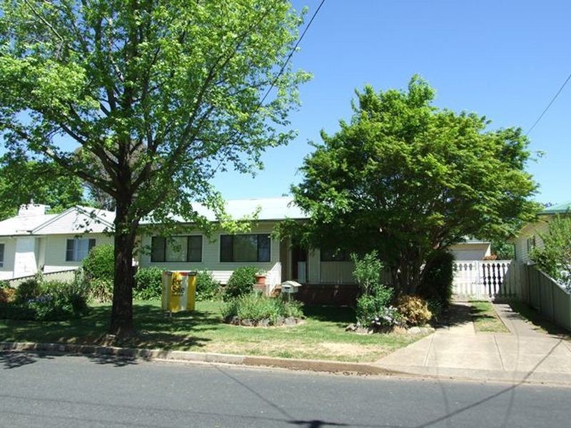 25 Collwood Cres, Orange NSW 2800