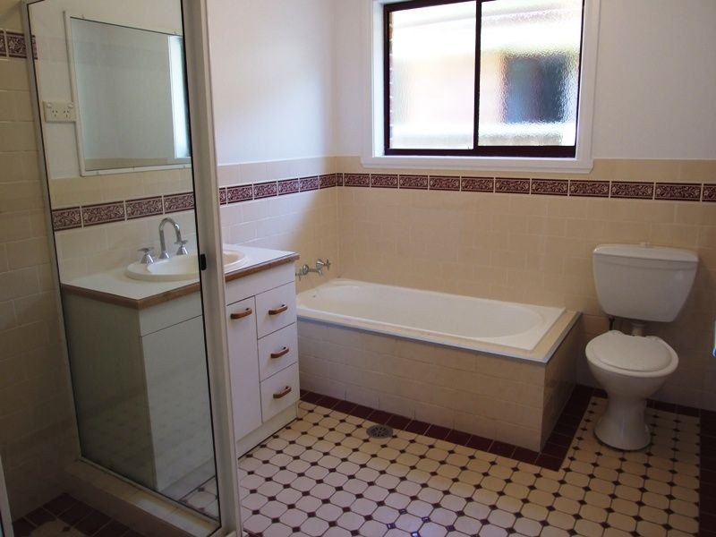 1/8 Rosedale Place, Orange NSW 2800