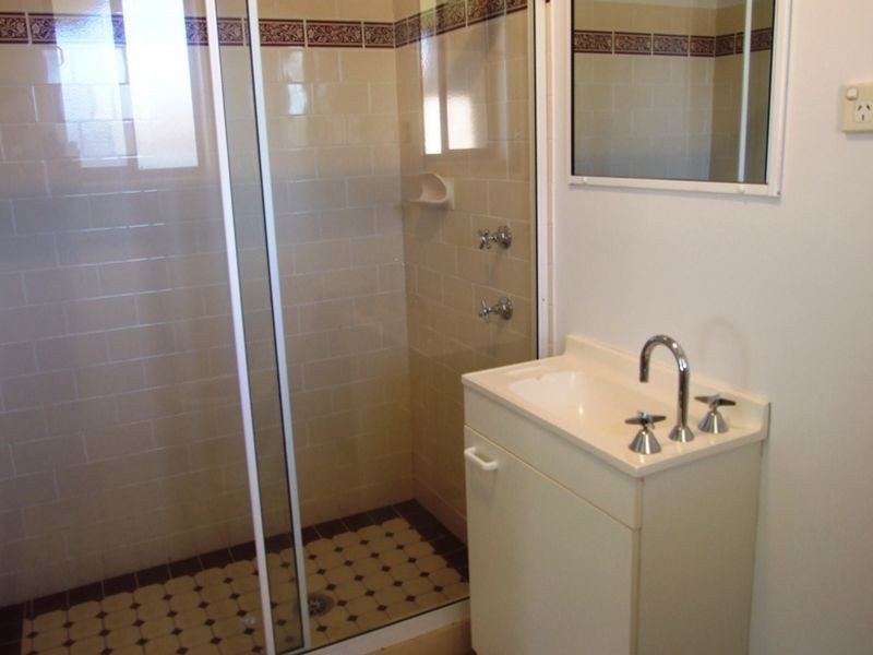 1/8 Rosedale Place, Orange NSW 2800