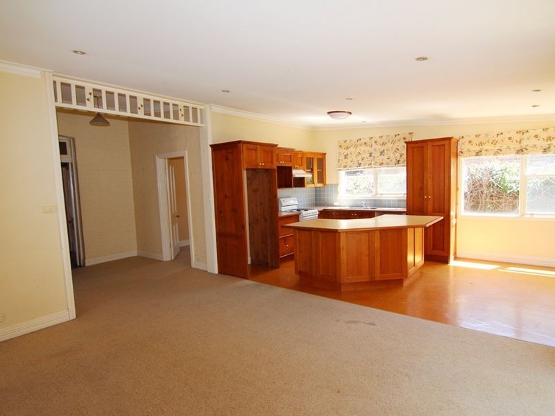 82 Clinton Street, Orange NSW 2800