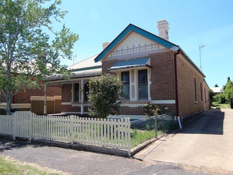 82 Clinton Street, Orange NSW 2800