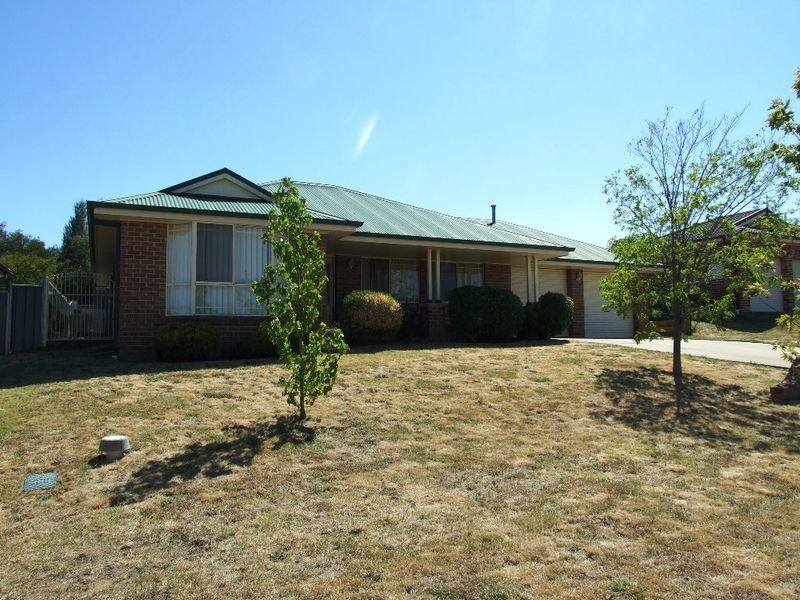 14 Coombes Place, Orange NSW 2800