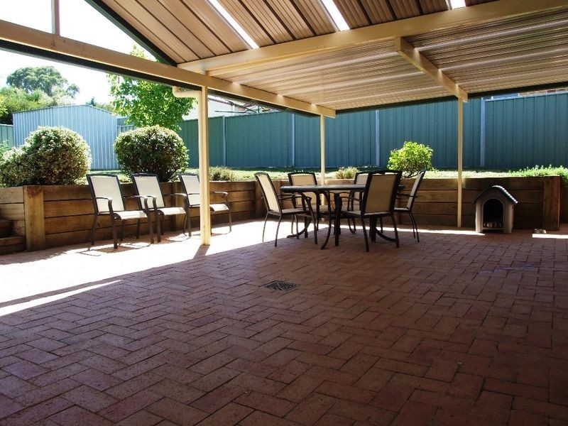 14 Coombes Place, Orange NSW 2800