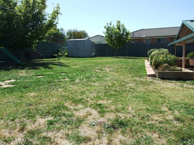 14 Coombes Place, Orange NSW 2800