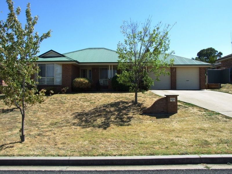 14 Coombes Place, Orange NSW 2800
