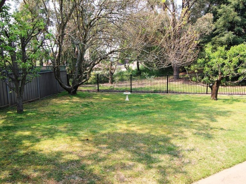 12 Kalkadoon Place, Orange NSW 2800