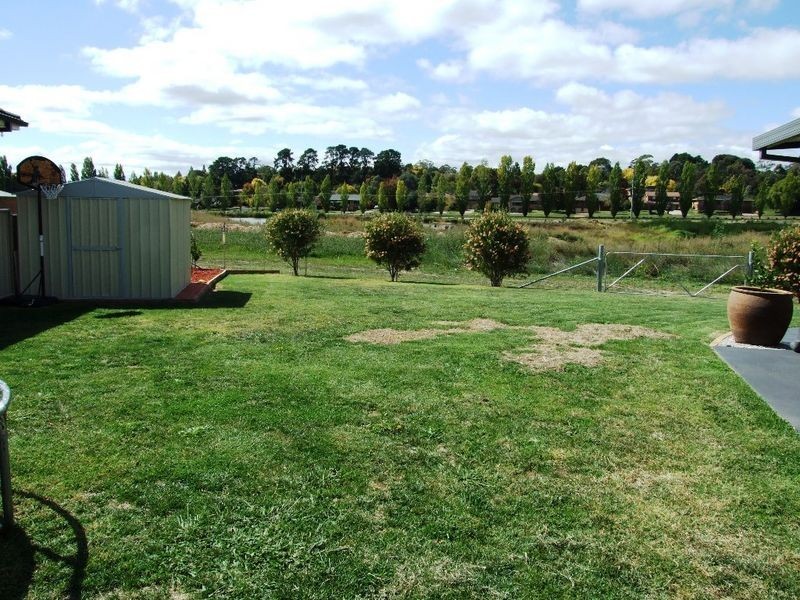 7 Burrows Court, Orange NSW 2800