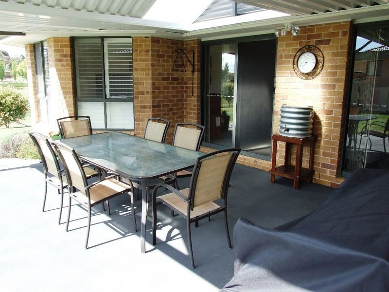 7 Burrows Court, Orange NSW 2800