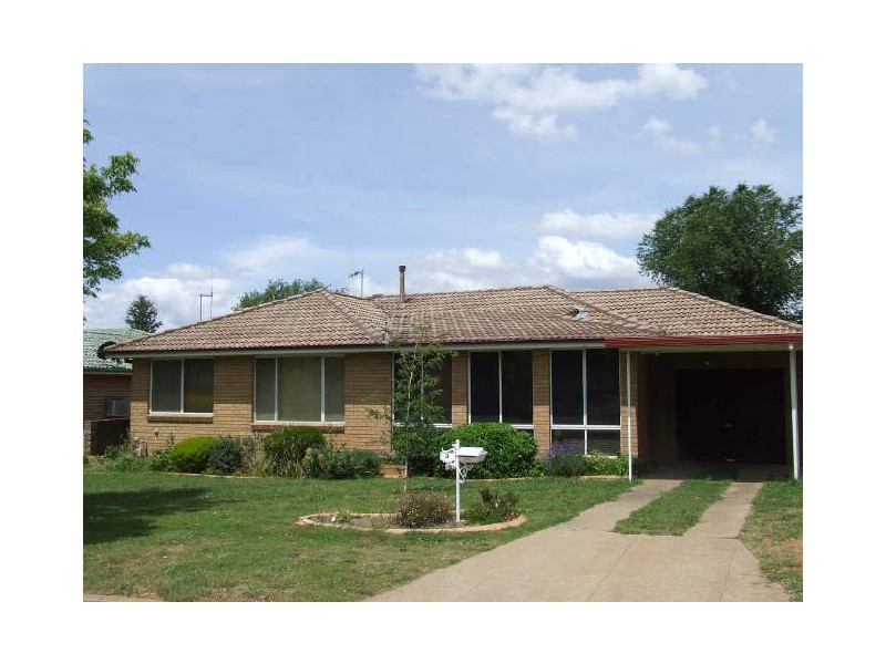 3 Mangowa Close, Orange NSW 2800