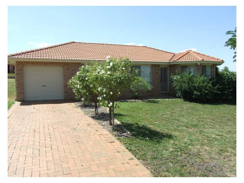 6 Mark Place, Orange NSW 2800