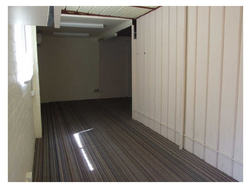 Rear/145 Lords Place, Orange NSW 2800