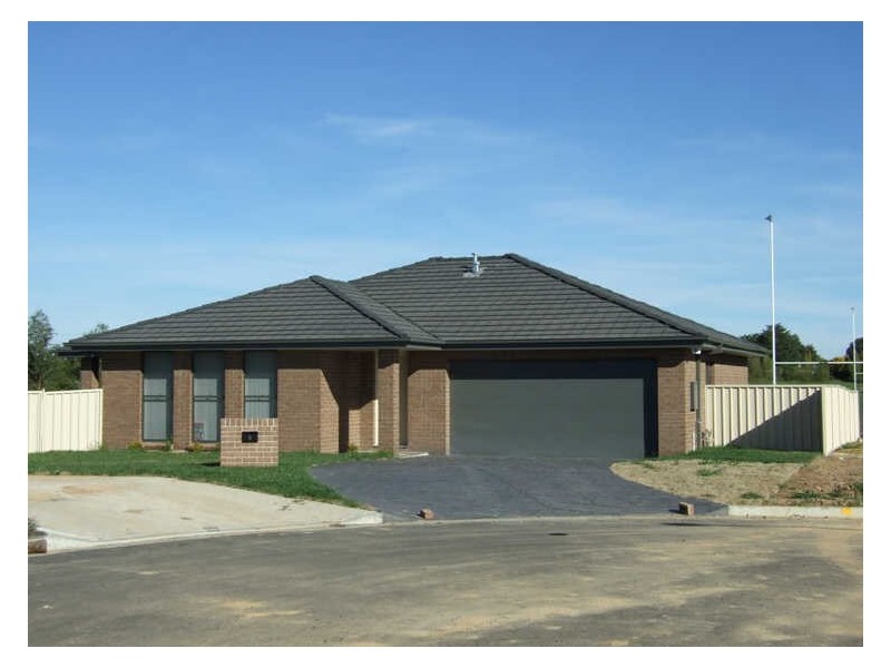 8 Onyx Place, Orange NSW 2800