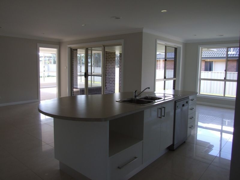 92 Diamond Drive, Orange NSW 2800
