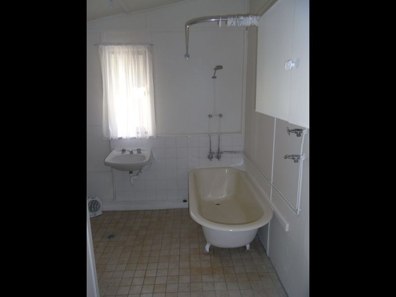 6 National  Avenue, Orange NSW 2800