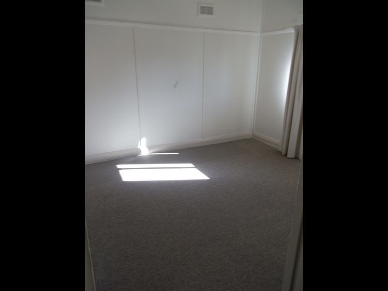 6 National  Avenue, Orange NSW 2800