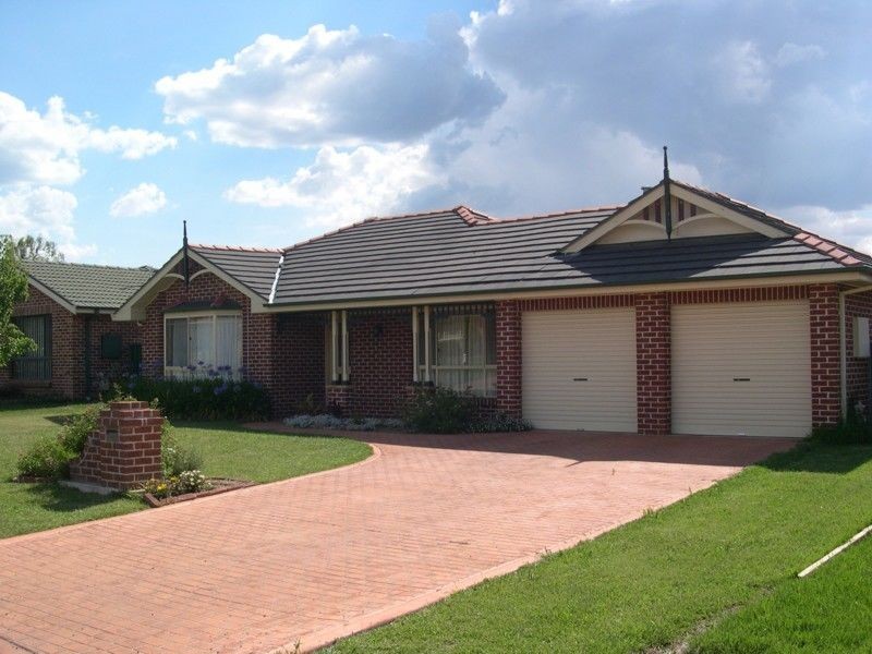64 Turner Crescent, Orange NSW 2800