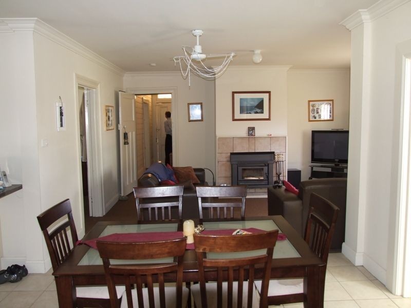 774 Burrendong Way, March NSW 2800