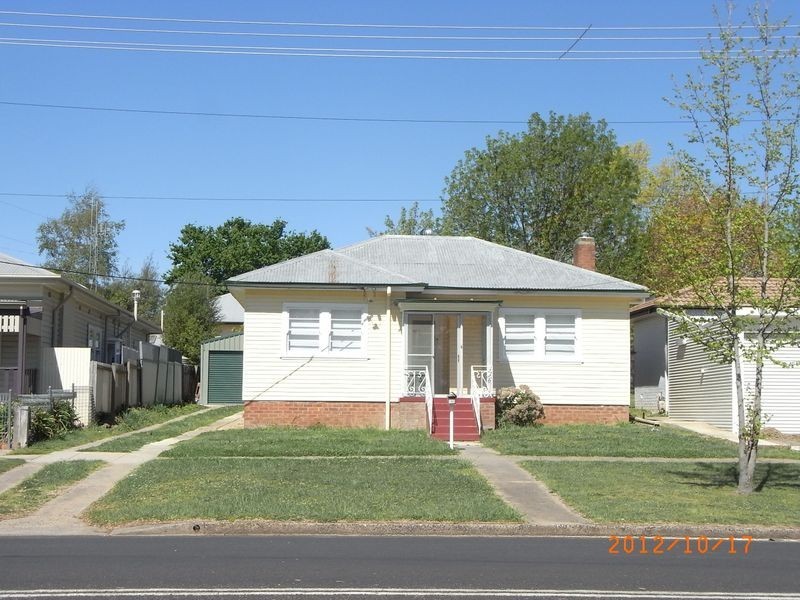 160 Clinton Street, Orange NSW 2800