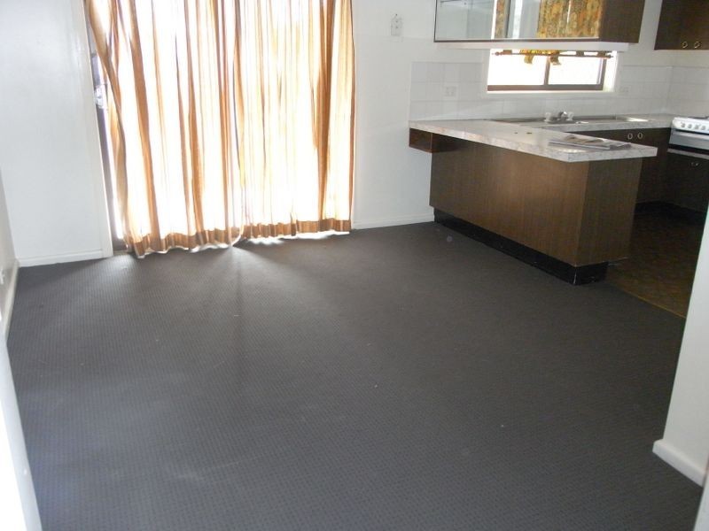 1 Mangowa Close, Orange NSW 2800