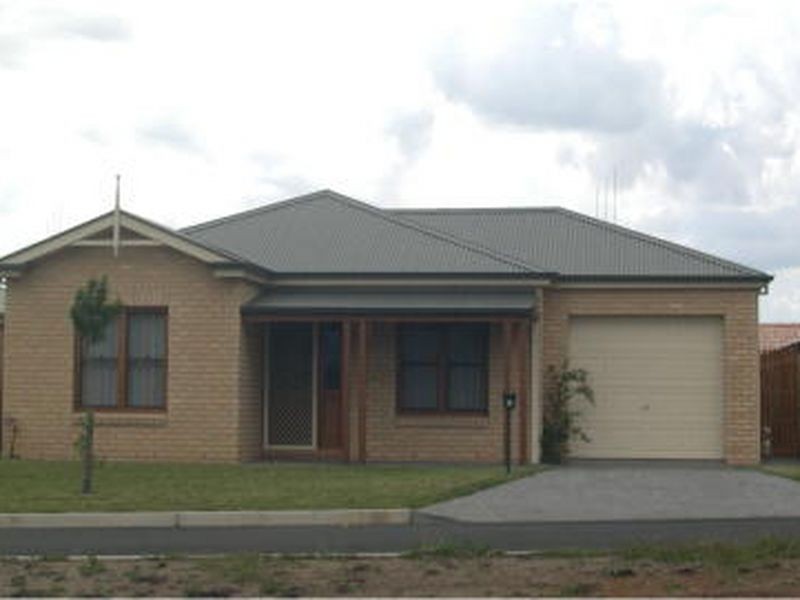 5 Wisteria Place, Orange NSW 2800