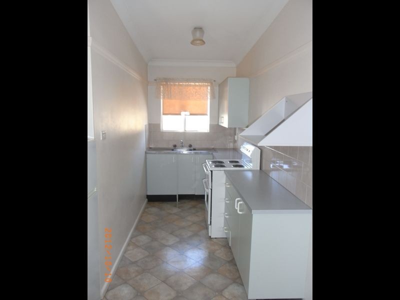 2/100 Kenna Street, Orange NSW 2800