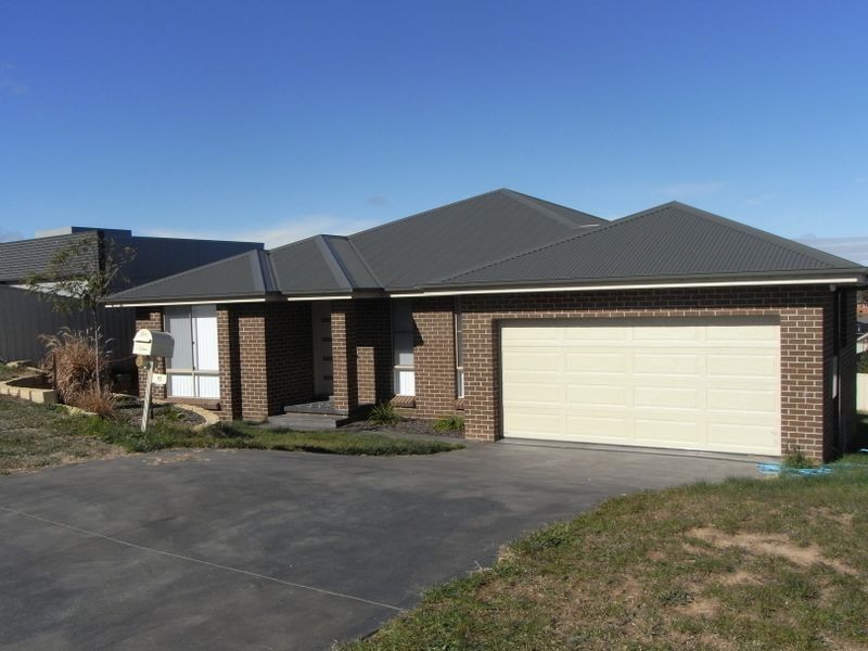 10 Windamingle Place, Orange NSW 2800