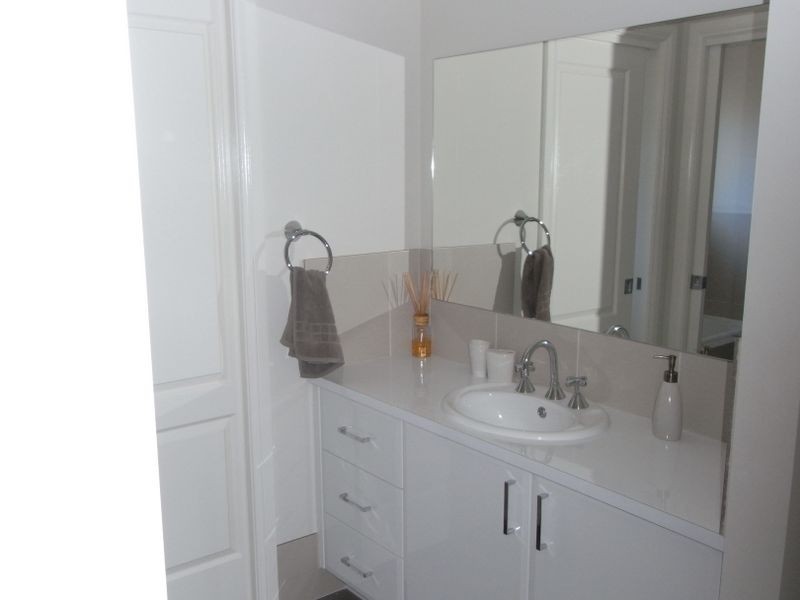 10 Windamingle Place, Orange NSW 2800