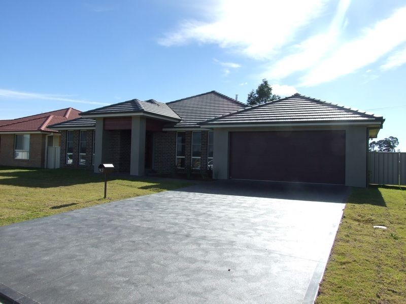 92 Diamond Drive, Orange NSW 2800