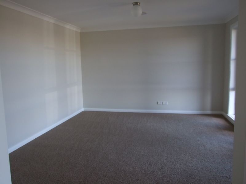 92 Diamond Drive, Orange NSW 2800