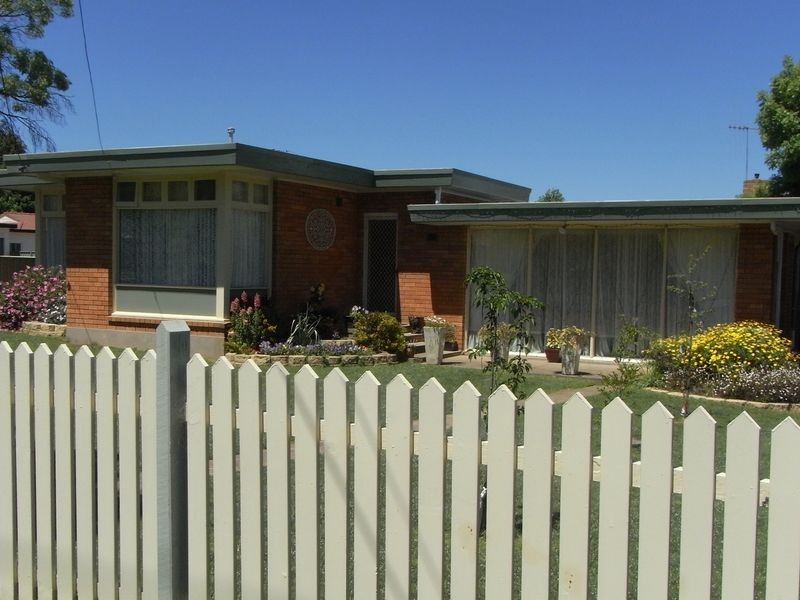 90 Icely Road, Orange NSW 2800