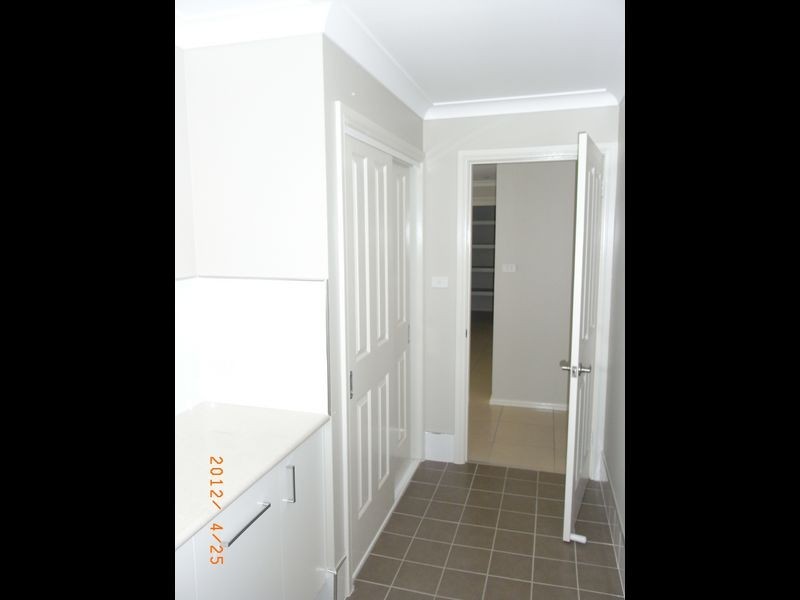 2 Maroney Close, Orange NSW 2800