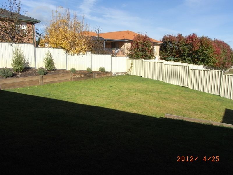 2 Maroney Close, Orange NSW 2800