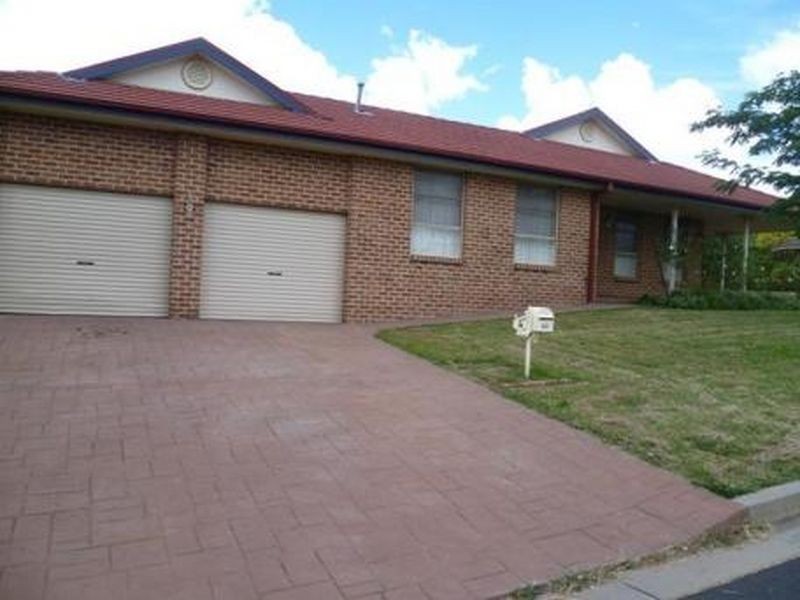 4 Birchgrove Drive, Orange NSW 2800