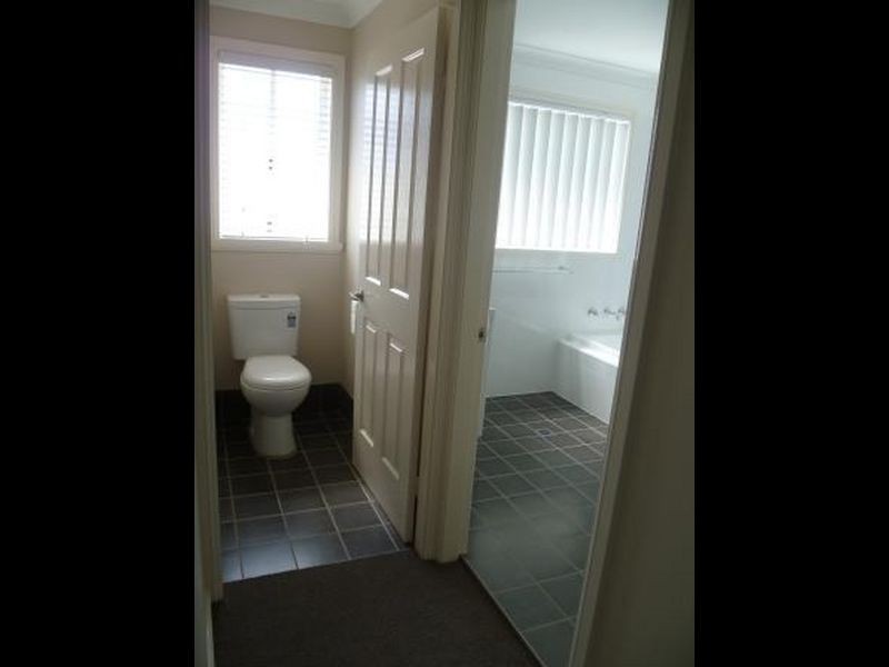 11B McCarron Place, Orange NSW 2800