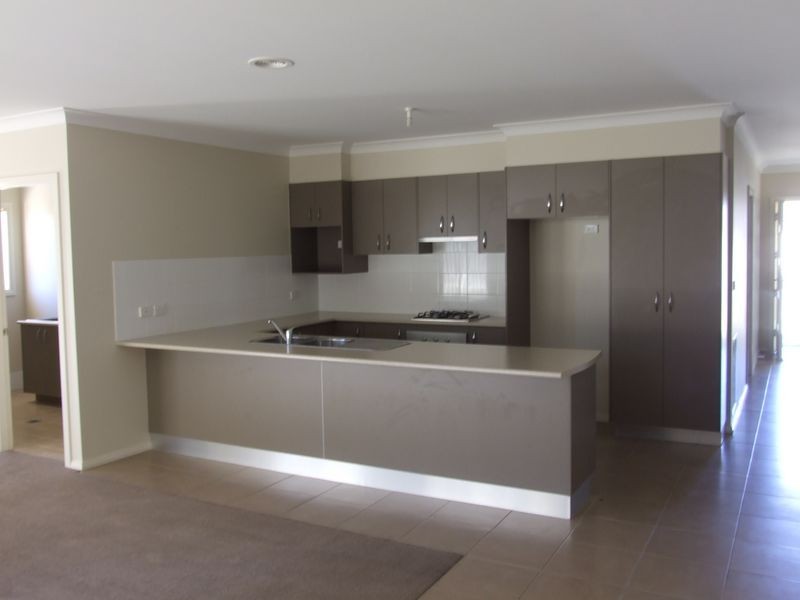 1 Buckland Drive, Orange NSW 2800