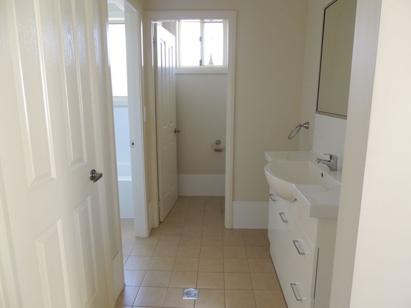 1 Buckland Drive, Orange NSW 2800