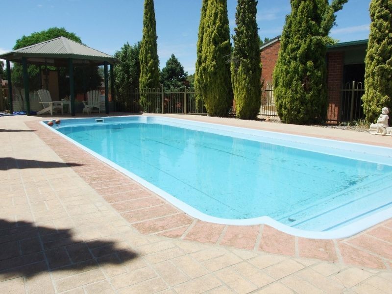 17 Crinoline St, Orange NSW 2800