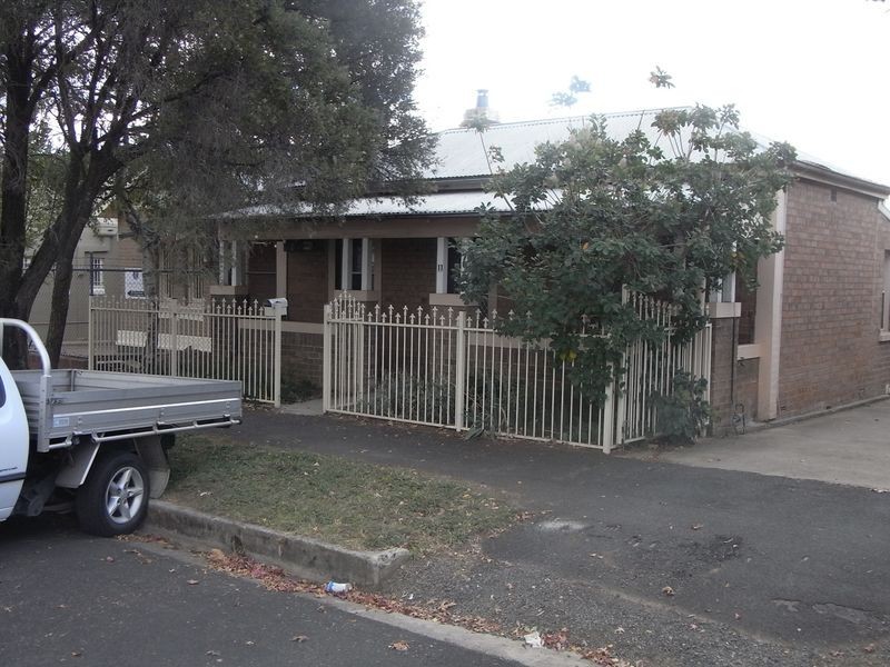 11 Dora Street, Orange NSW 2800