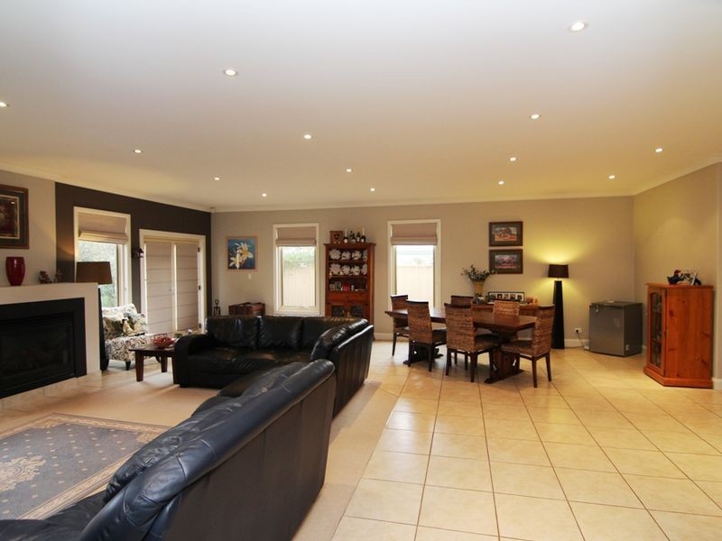 4 Rosemary Lane, Orange NSW 2800