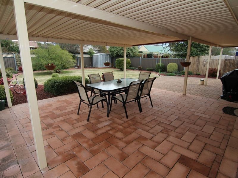 5 Covent Close, Orange NSW 2800