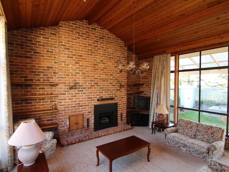 13 Noonameena Drive, Orange NSW 2800